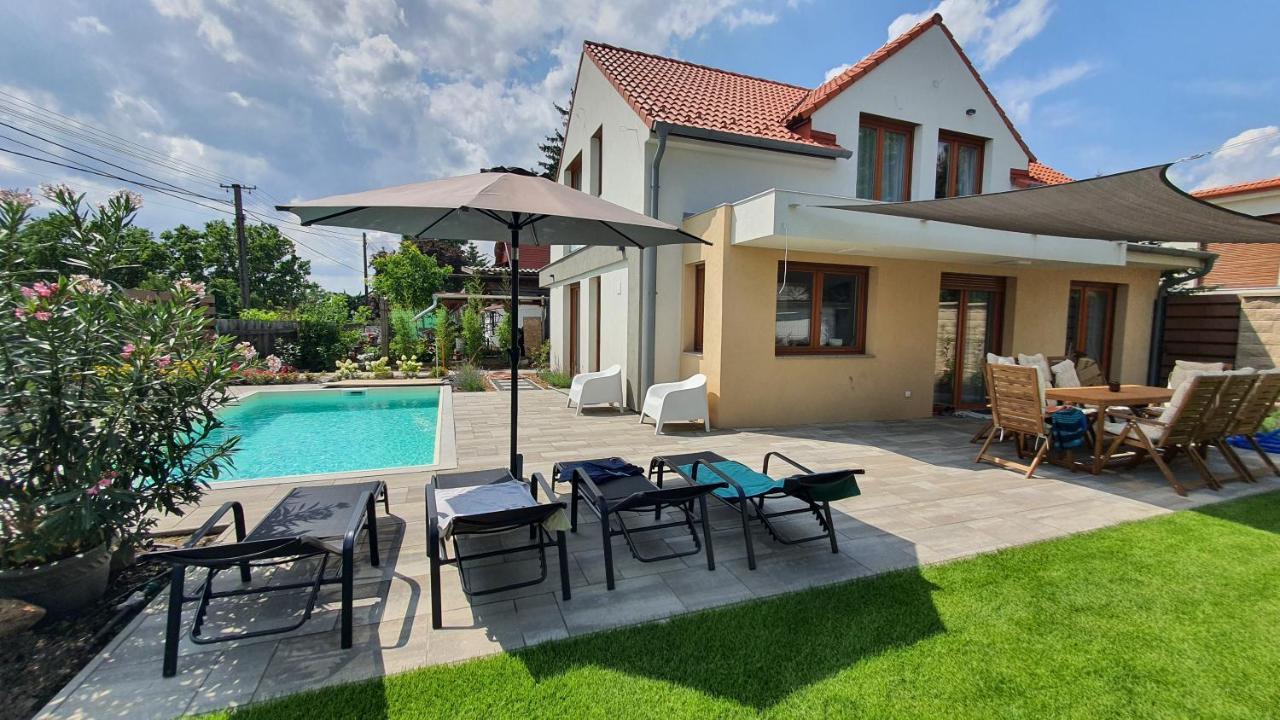 Velence Lakeside Pool House Exterior photo