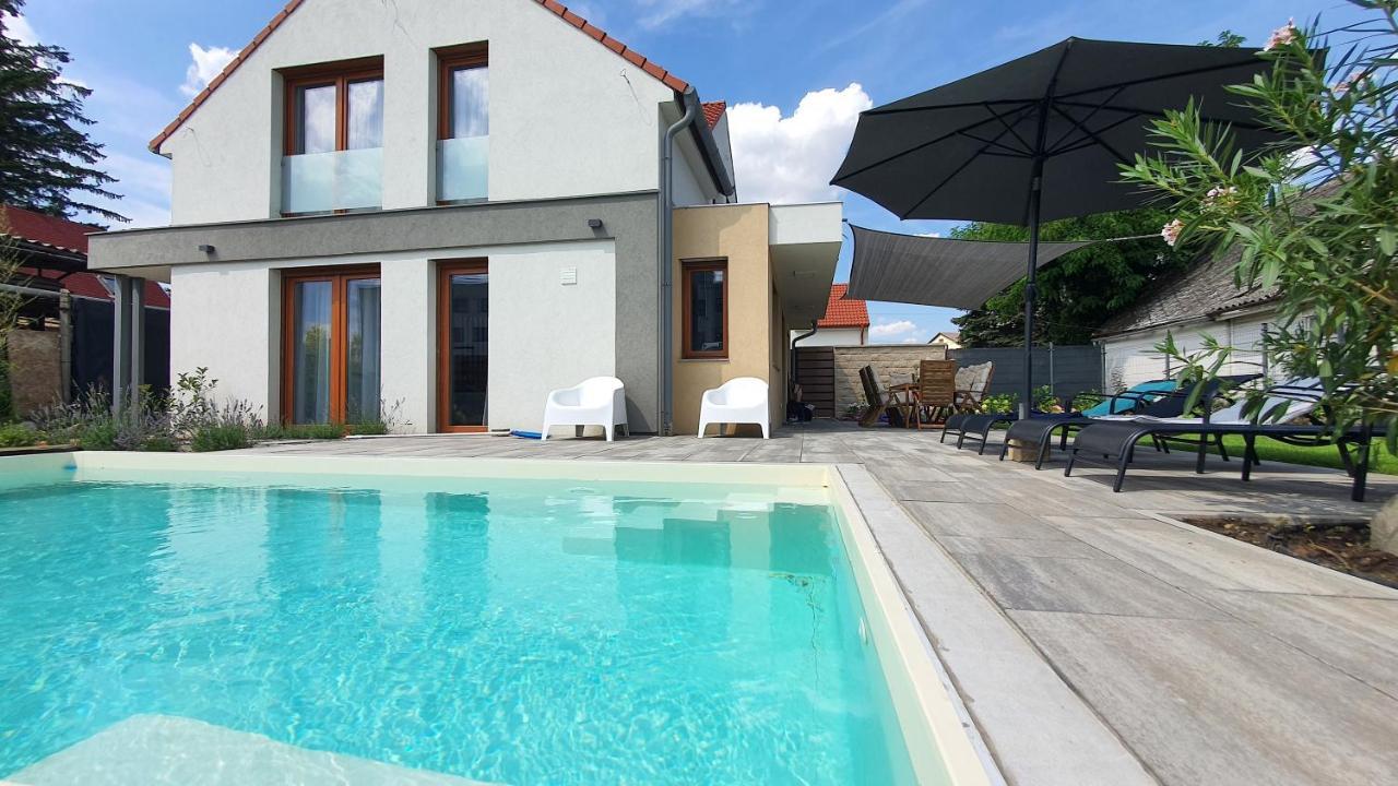 Velence Lakeside Pool House Exterior photo